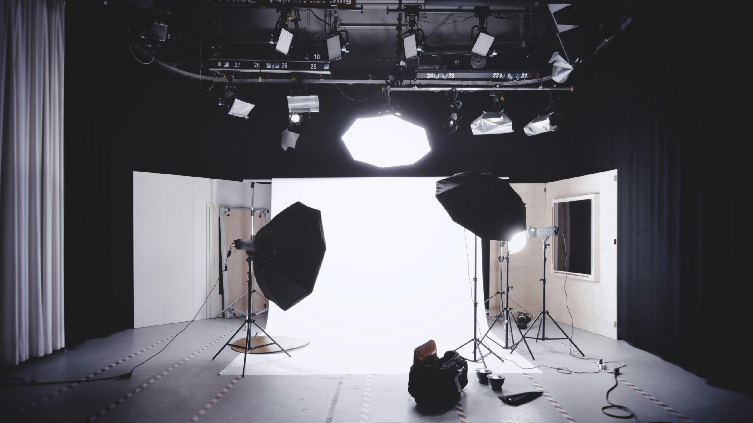 How to Photograph Your Artwork for an Online Portfolio (Portfolio)
