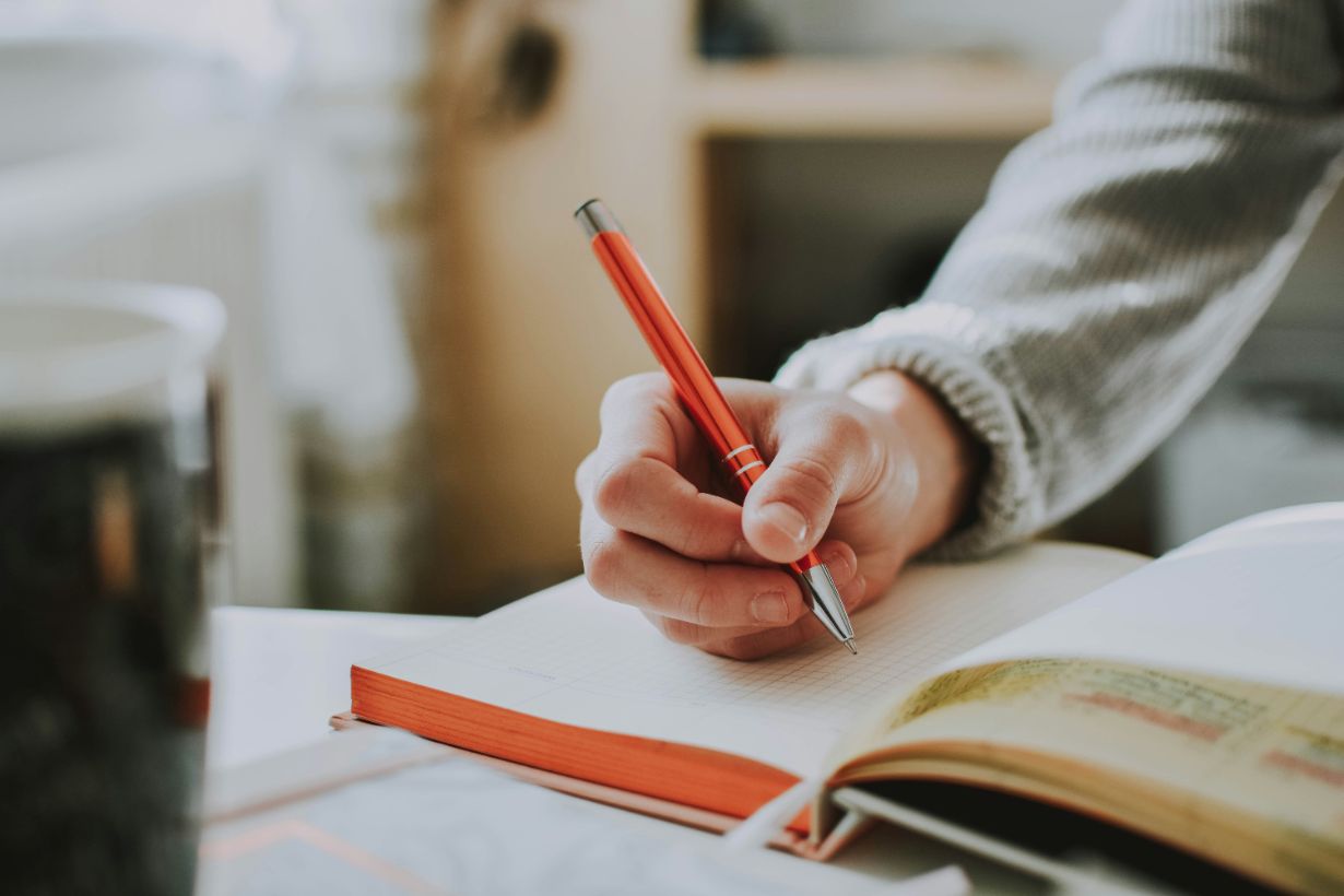 MFA Statement of Purpose Examples — Strong vs Weak SOPs for Art School